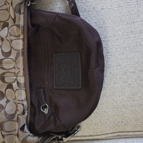 2006 Coach signature jacquard small purse - Picture 6 of 7